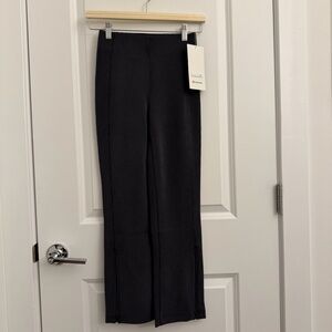 Lululemon NWT Ribbed Softstreme Zip-Leg High-Rise Cropped Pant 25" in Black